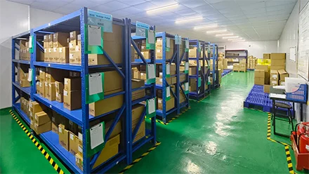 Dimensional check with precision tools.